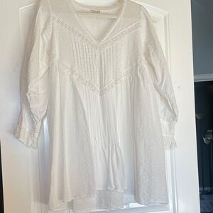 NWOT POL Elegant White Women's Top/Tunic Size Small